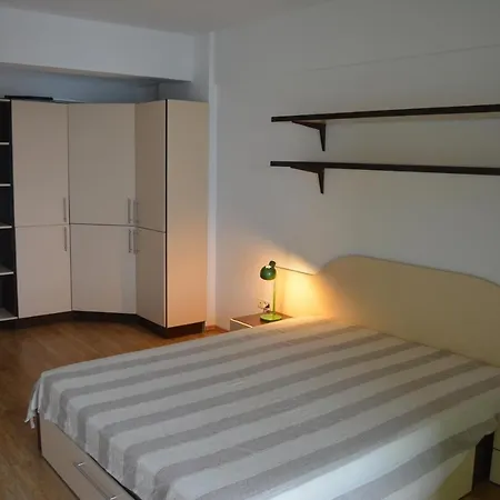 아파트 Solaris Lake View Apartment