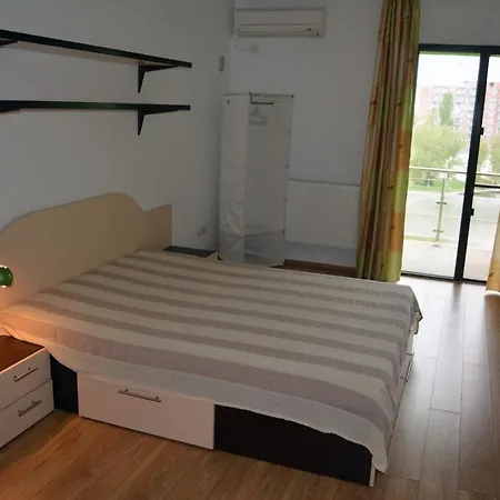 Solaris Lake View Apartment 아파트 *