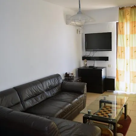 Solaris Lake View Apartment *